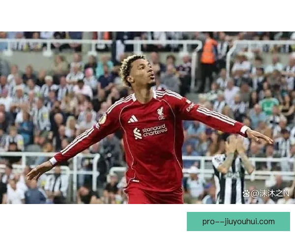 从巴黎圣日耳曼边缘人到法兰克福新锋霸埃基蒂克半季翻身被买断